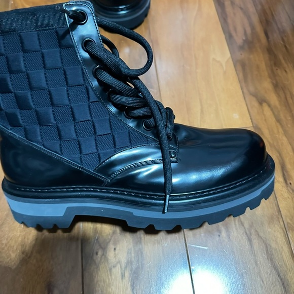 Louis Vuitton boots. BRAND NEW - Picture 2 of 5